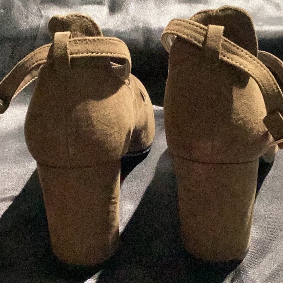 Women’s ankle strap heels size 8, brown - Picture 2 of 5